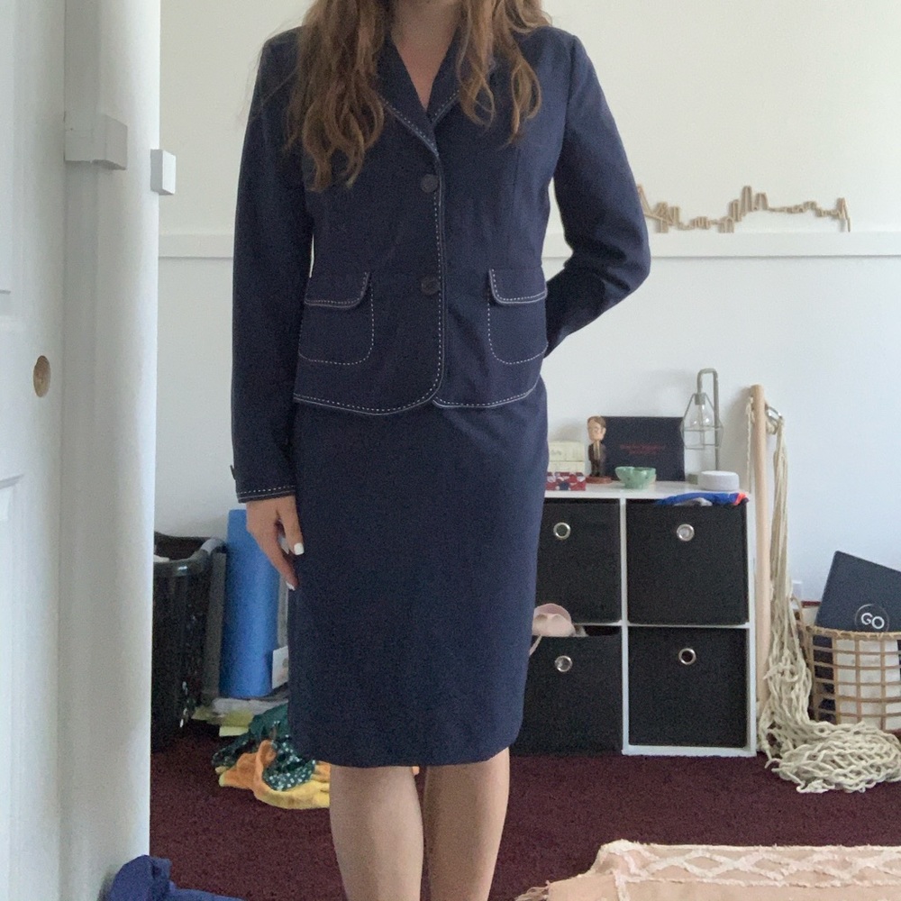 Navy blue white stitching suit